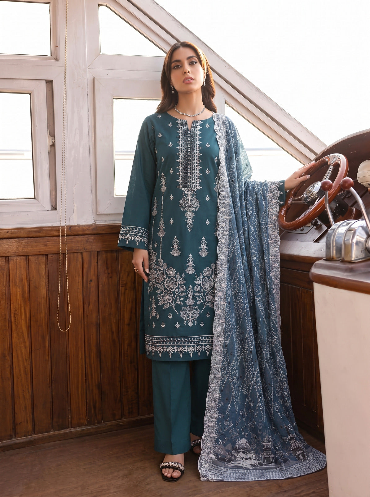 HY Lawn Embroidered 3Piece D-008